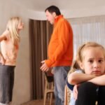 9 acciones cotidianas que podrían estar arruinando la vida de tus hijos