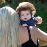 Su Madre Mostro Su Bebe Orgullosa Del Pelo Que Tiene Las Personas En Las Redes Lo Usan Ahora Para Burlarse