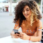 5 Senales De Que El Puede Estar Usando Las Redes Sociales Para Conocer A Otras Mujeres