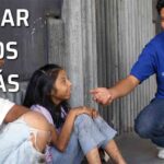 Pensar en los demás antes que en ti mismo: el altruismo y la consideración social